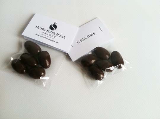 Hotel Suite Home Prague - mandle v cokolade